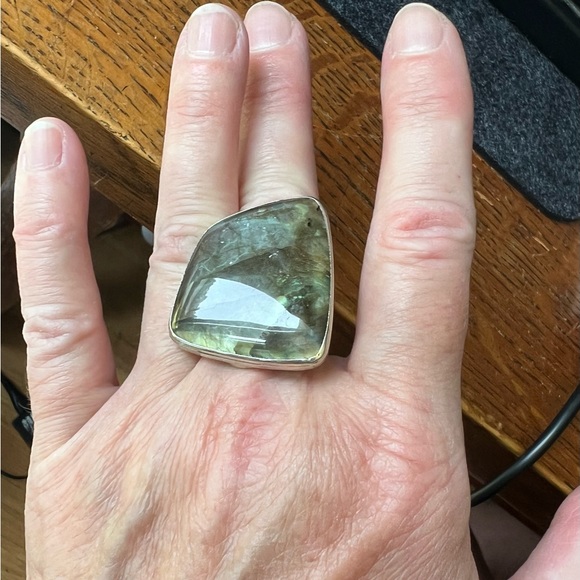 Gorgeous Labradorite Ring, Size 7 - Picture 15 of 15